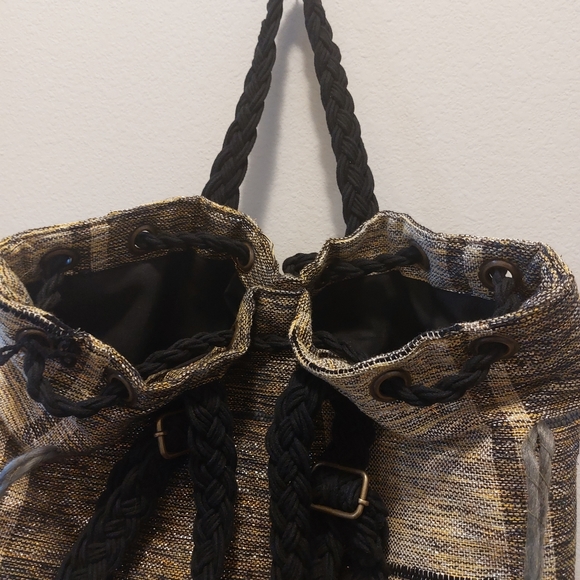 American & Beyond Shoulder Handbag - Picture 4 of 13